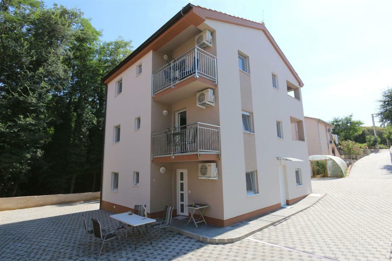 Apartments Maric-Hlapa Soline  Extérieur photo